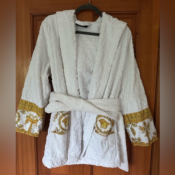 Never Worn Versace Women’s Hooded Bathrobe Size M (Fits like a S)